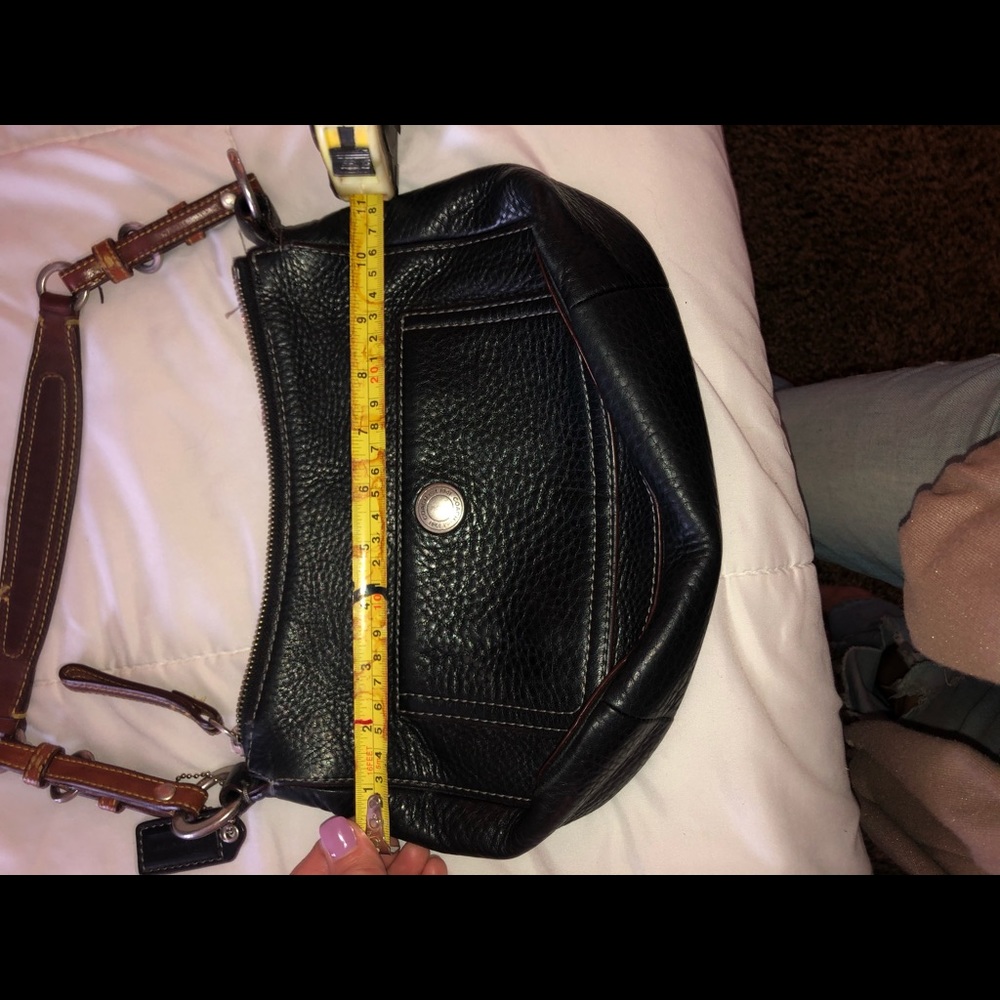 Authentic coach handbag - Picture 3 of 5